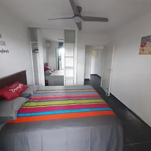 Appartement Spacieux Moderne Lumineux Avec Grand Jardin Dans Avec Piscine, Le Gosier (Grande-Terre)